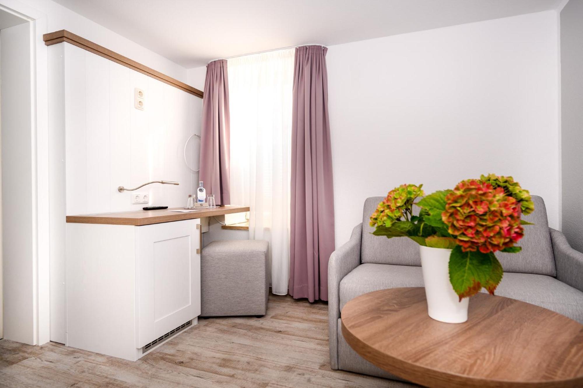 Hotel Zur Seemoewe Kirchdorf  Rom bilde